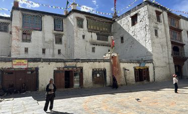 Mustang Jeep Tour exploring Kali Gandaki valley with Himalayan mountain views.