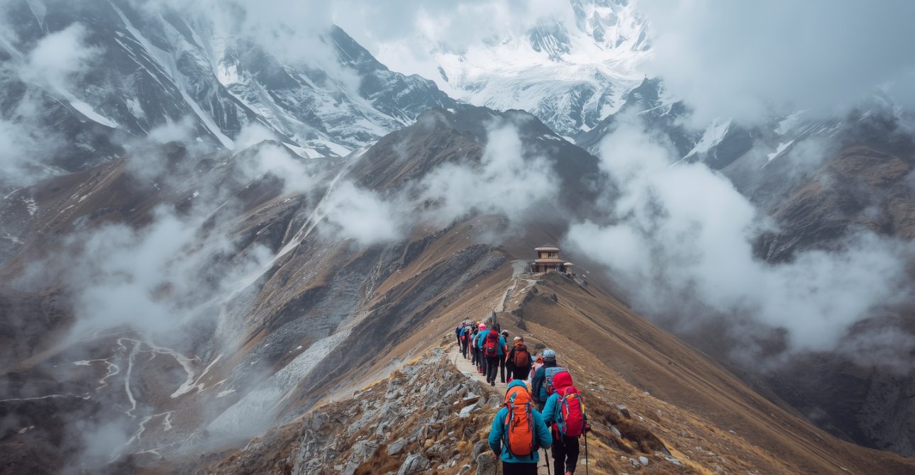 Nepal Trekking Guide: Safety Risks & Choosing Agency vs Solo