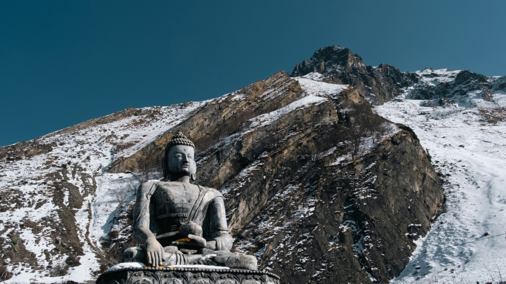 Muktinath Trek Guide 2026 including route details, trekking cost, best time to visit, travel tips, and cultural insights for visiting the sacred Muktinath Temple in Nepal.