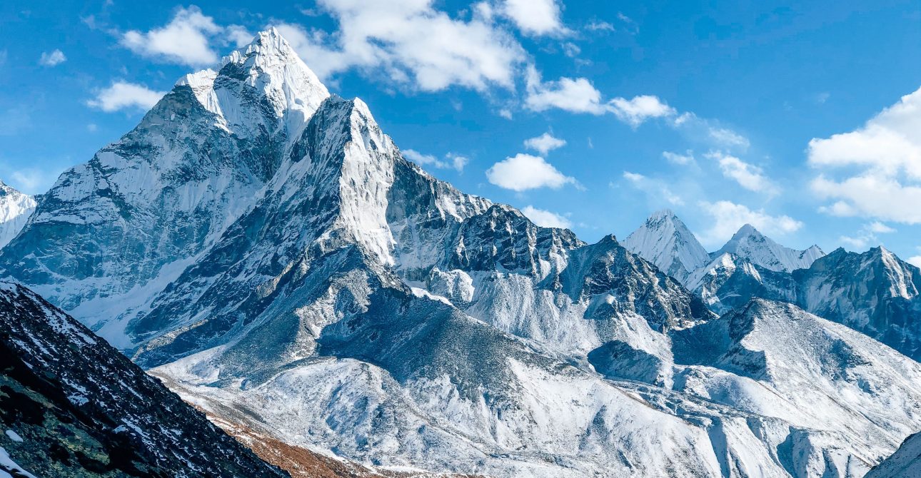 Gokyo vs EBC Trek: Which One’s Right for You? 2026-2027